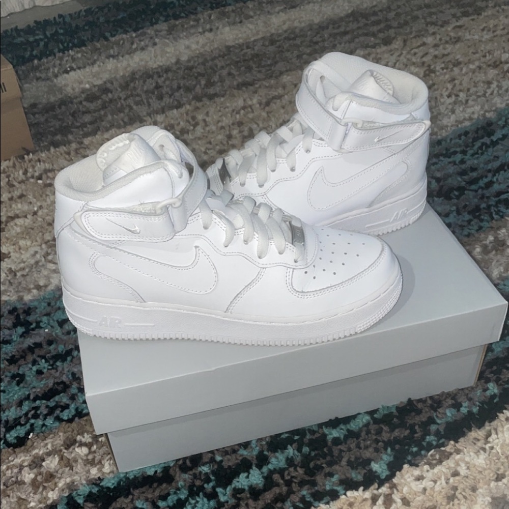 Nike Air Force 1 Mid